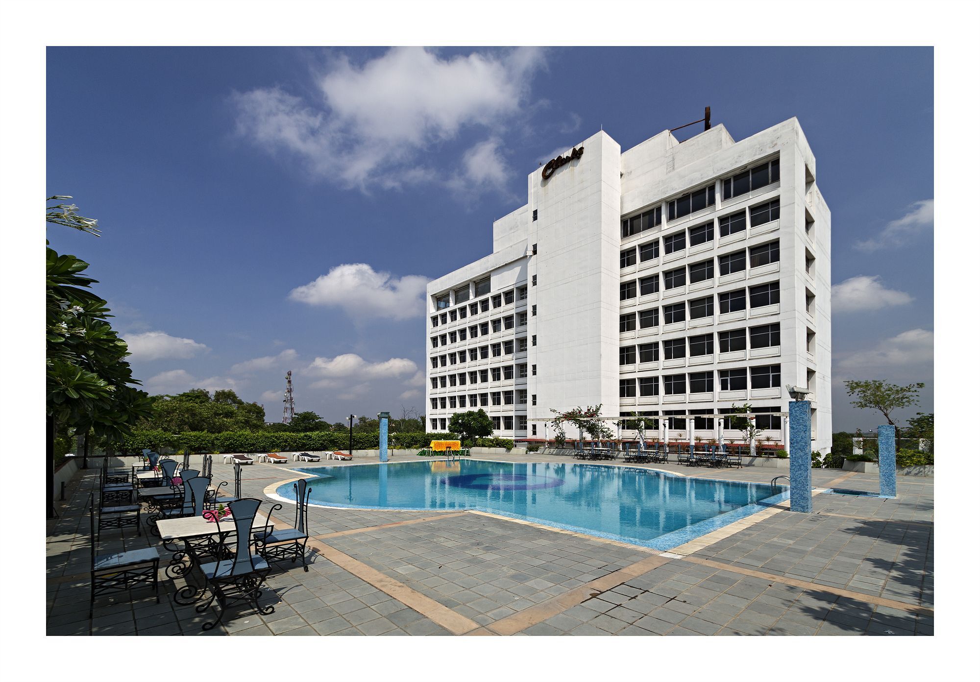 Hotel Clarks Avadh Lucknow Exterior foto